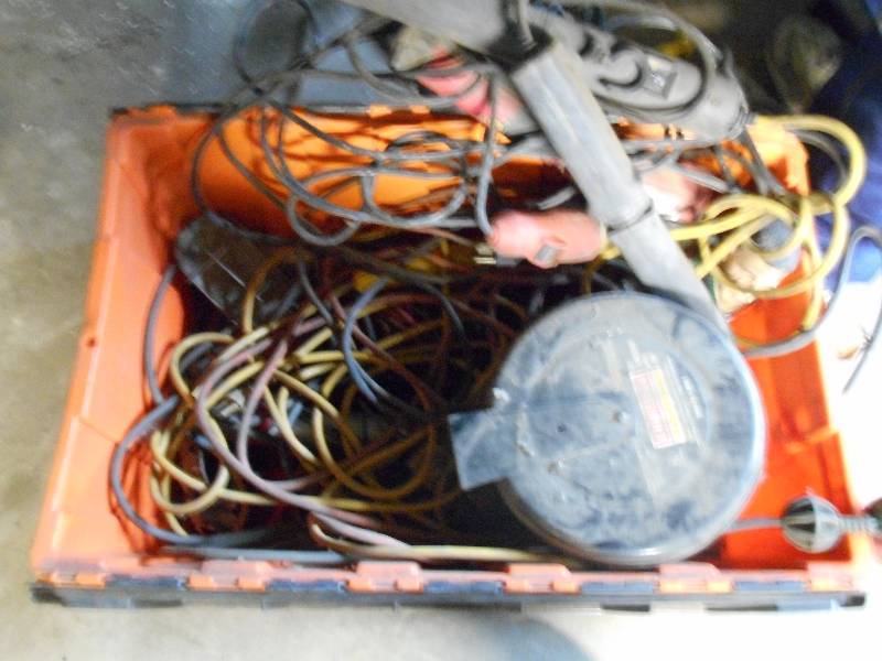 lot 61 image: TOTE OF TROUBLE LIGHTS