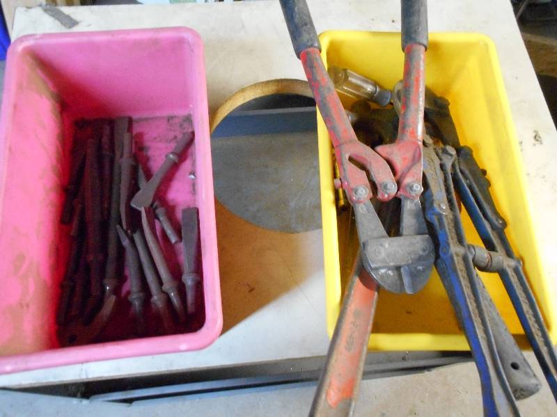 lot 65 image: TOOLS LOT
