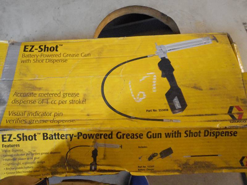 lot 67 image: BATTERY POWER GREASE GUN