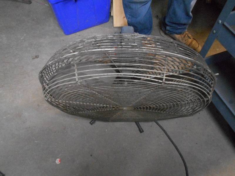 lot 69 image: ELECTRIC SHOP FAN