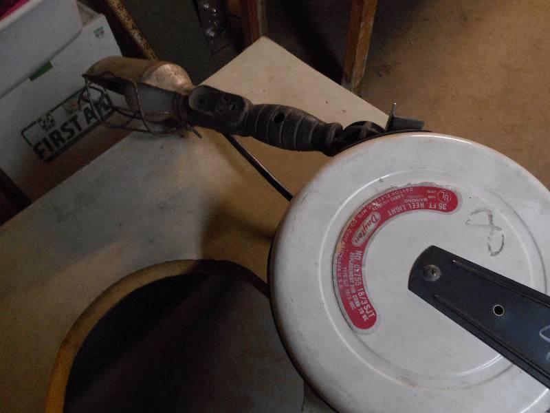 lot 82 image: DAYTON TROUBLE REEL LIGHT
