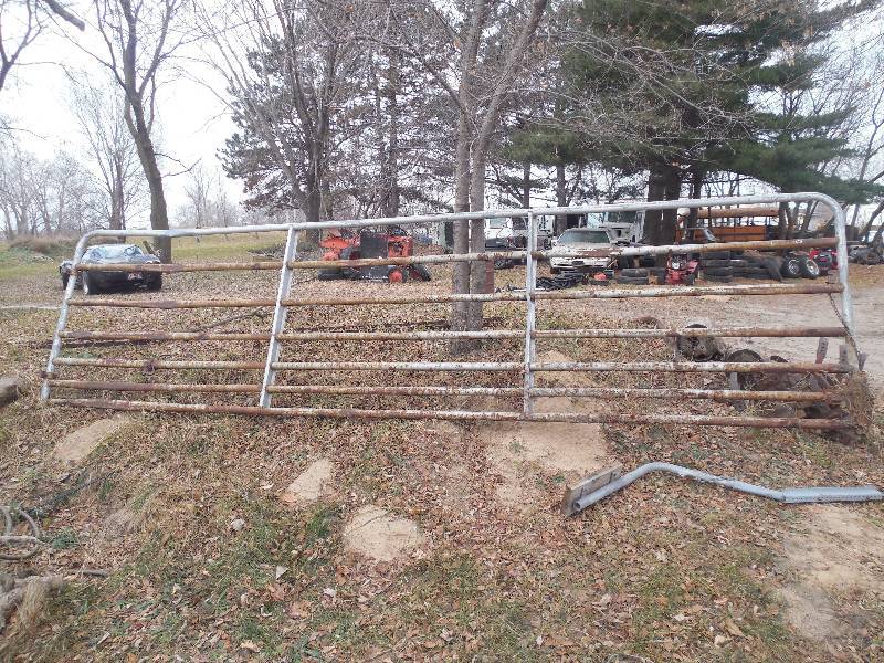 lot 28 image: 14 GATE