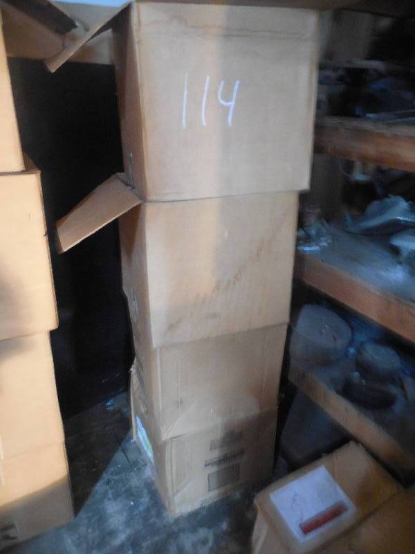 lot 114 image: 4 HEAVY DUTY SHOP LIGHTS