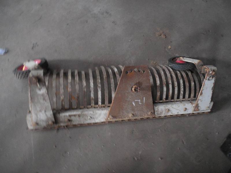 lot 121 image: PULL BEHIND RAKE