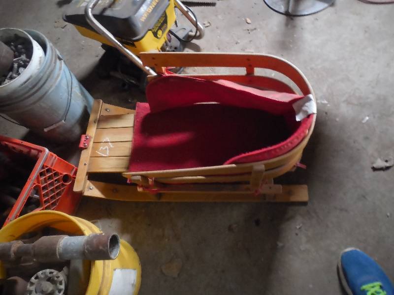 lot 137 image: OLD STYE SLED
