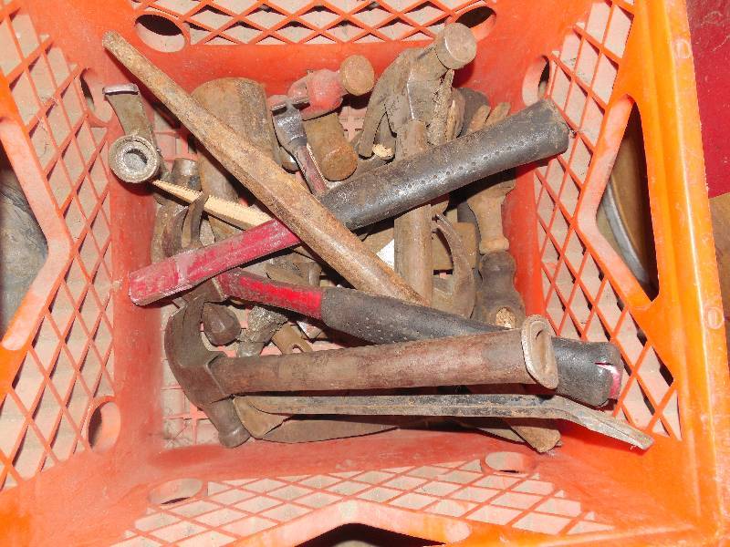 lot 141 image: CRATE OF HAMMERS AND TOOLS