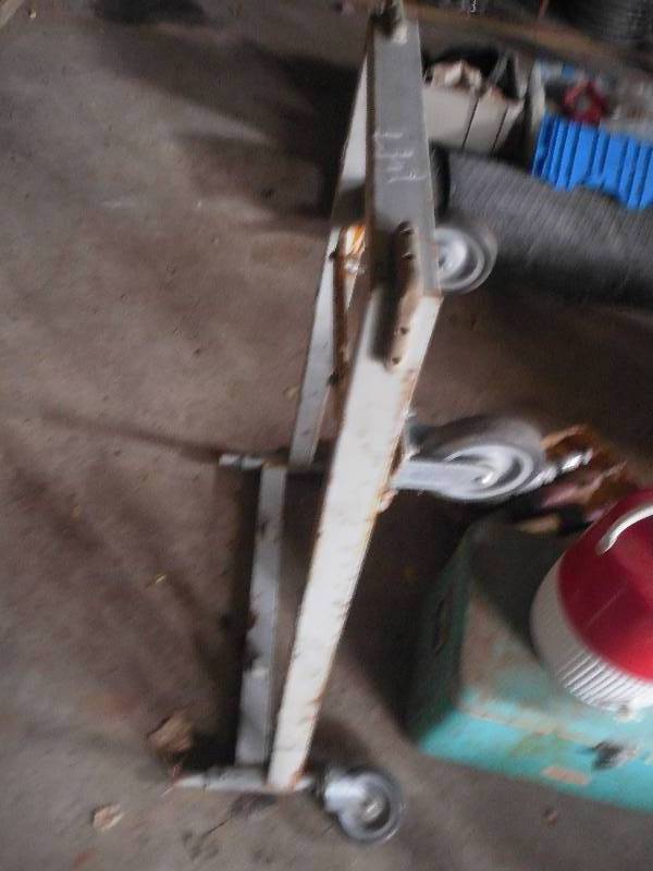 lot 147 image: 4 WHEEL SHOP CART MOVER