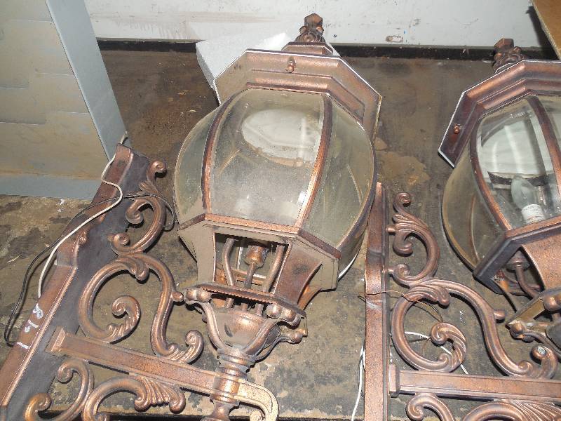 lot 148 image: 2 OLDER LIGHTS