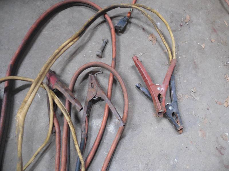 lot 183 image: 2 JUMPER CABLES