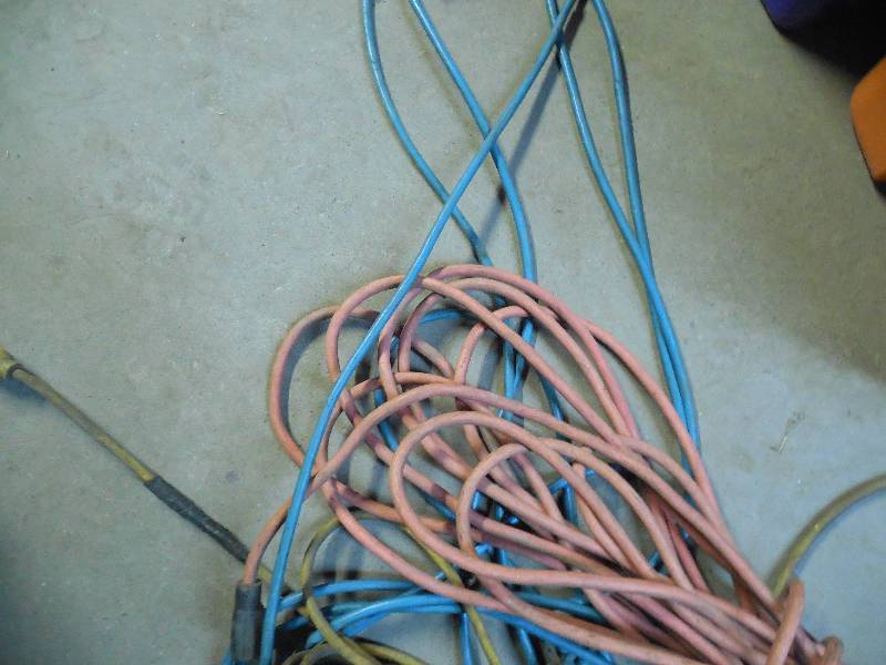 lot 186 image: 3 EXTENSION CORDS