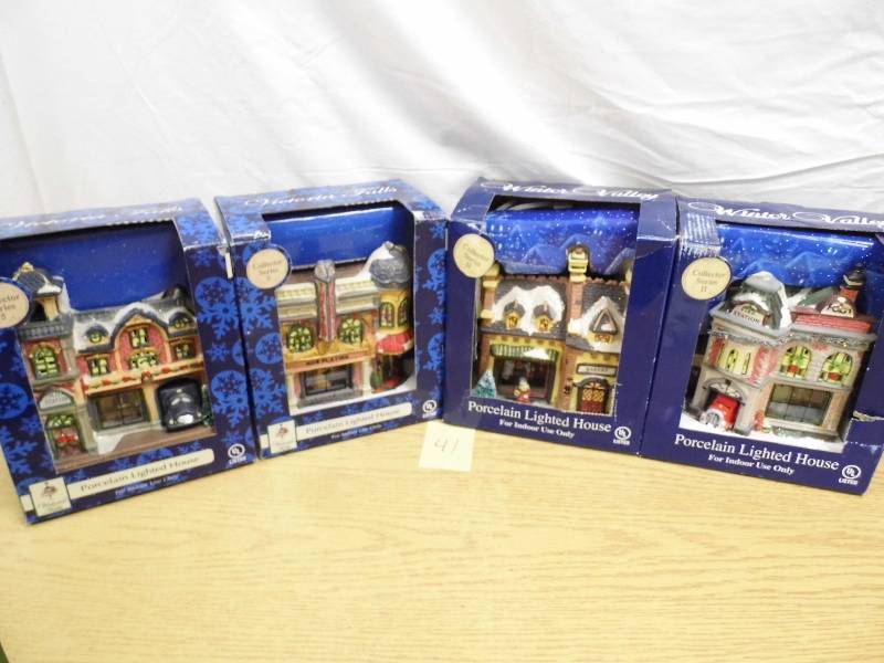 4 Pieces of Christmas Village