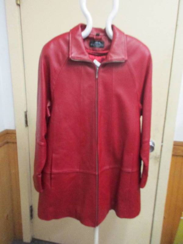 Montanaco Red dyed fine lamb (medium)