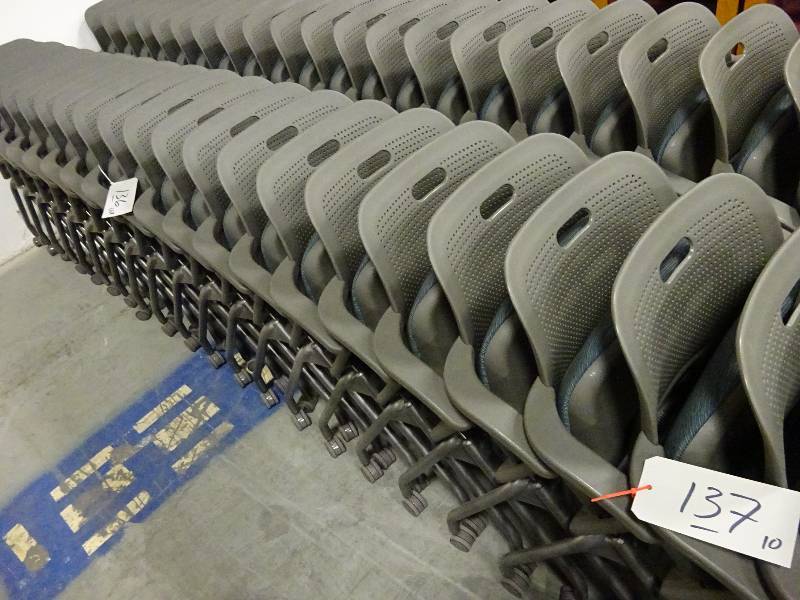 FoldingStackingWheeledUpholstered Chairs-10