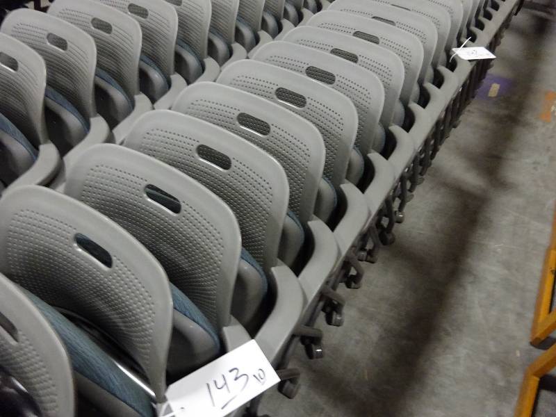 FoldingStackingWheeledUpholstered Chairs-10
