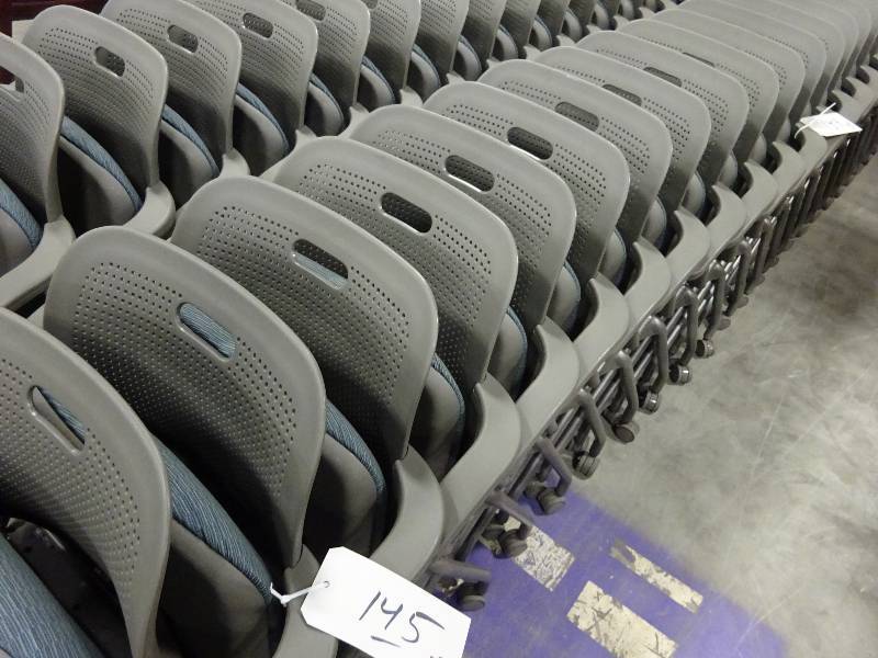 FoldingStackingWheeledUpholstered Chairs-10