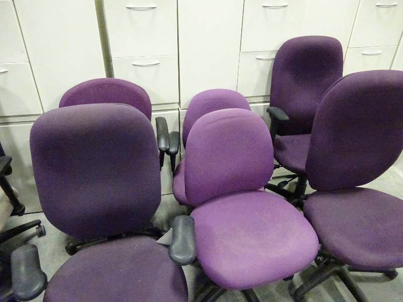 6 Purple Chairs