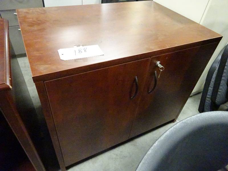 Cabinet to match desks 1-43