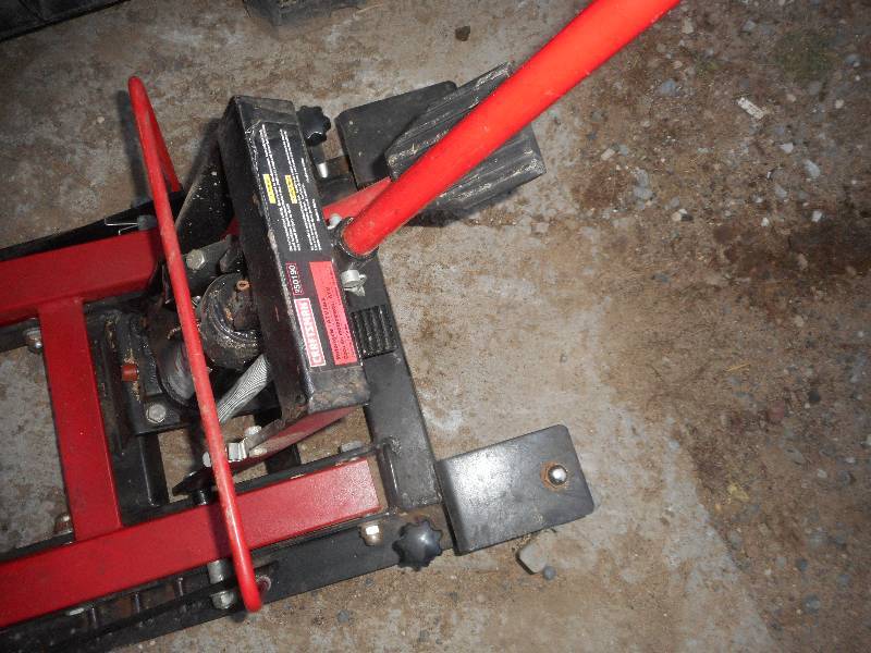 lot 3 image: 4 WHEELER JACK