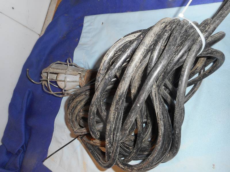 lot 14 image: HEAVY DUTY TREBEL LIGHT