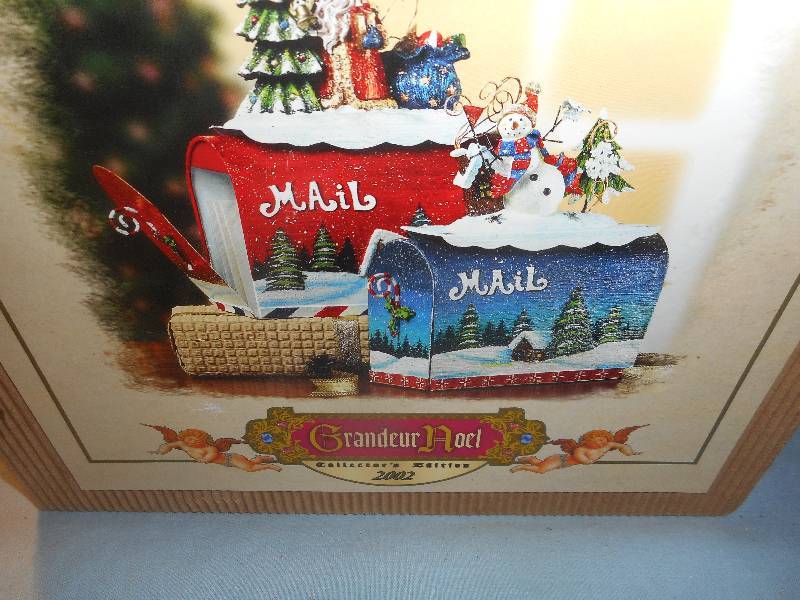 lot 20 image: DECRATIVE MAIL BOX SET
