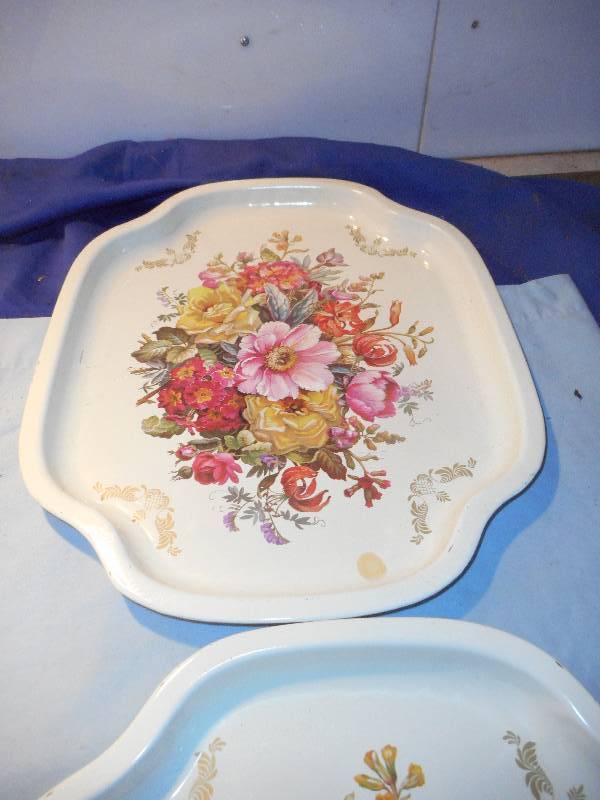 lot 24 image: 2 VINTAGE METAL TRAYS