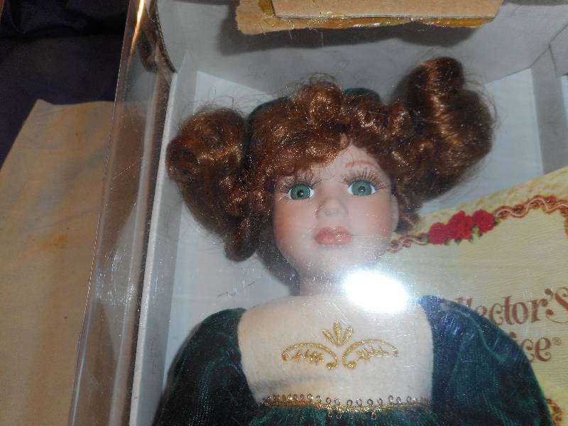 lot 32 image: BISQUE PORCELAIN DOLL