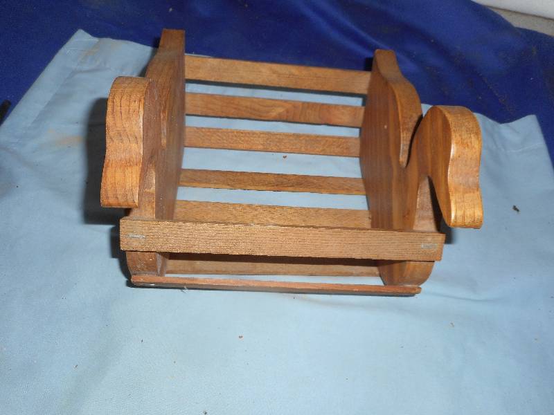 lot 52 image: SOLID WOOD DUCK NAPKIN HOLDER