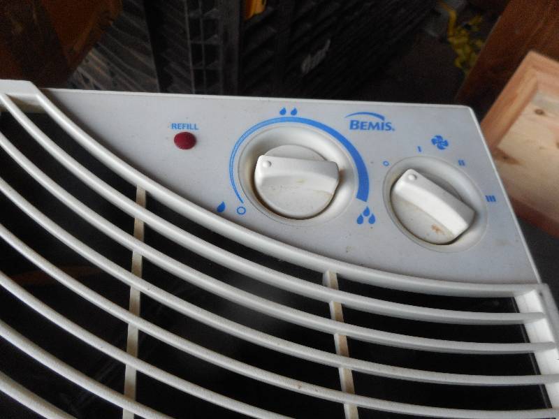lot 89 image: BEMIS HUMIDIFIER
