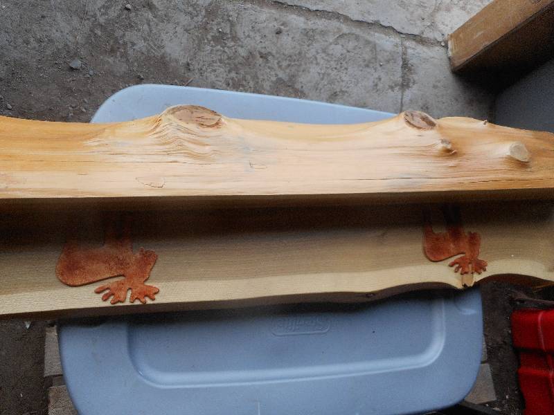 lot 106 image: LOG SHELF