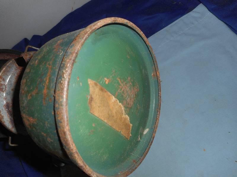 lot 119 image: COLEMAN LANTERN