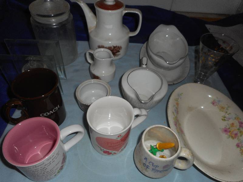 lot 120 image: COLLECTIBLE GLASSWEAR