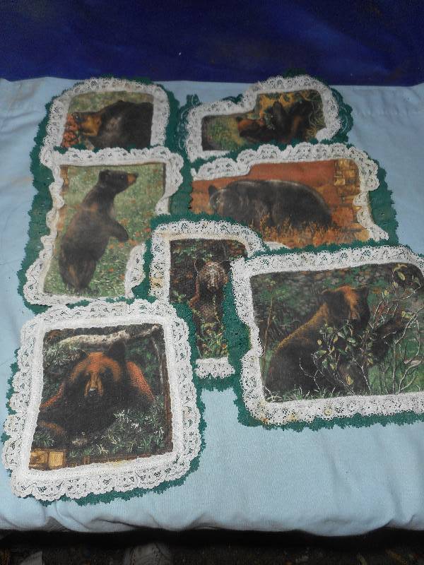 lot 139 image: BEAR PRINTED HOT PADS
