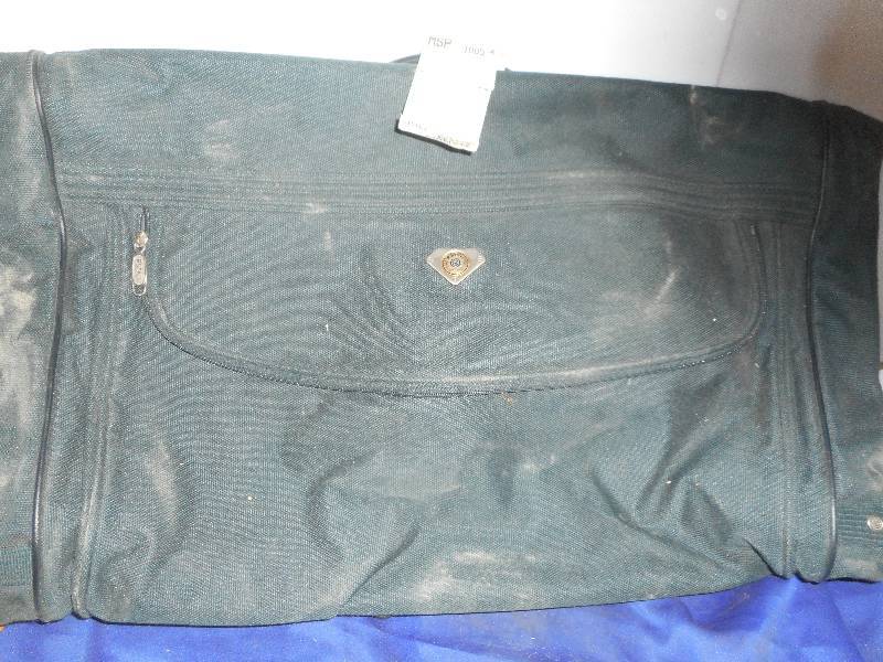 lot 146 image: LG BLACK TRAVEL BAG