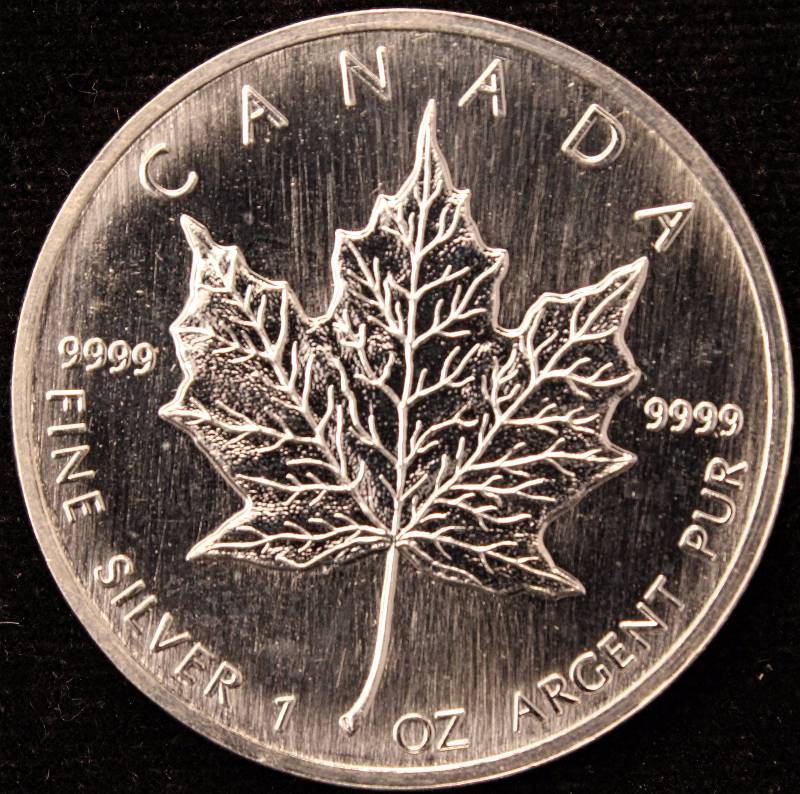 lot 45 image: 1988 1 TROY OZ. .9999 FINE SILVER CANADA MAPLE LEAF
