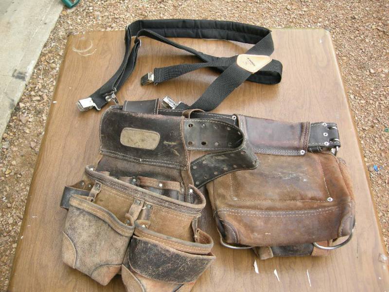 lot 61 image: Leather Tool Belt