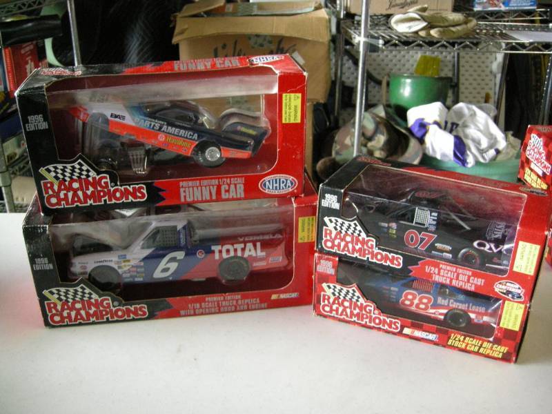 lot 52 image: Nascar Racing Champions Diecast Group