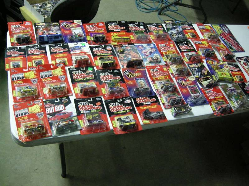lot 76 image: Racing Champions Diecast Large Lot