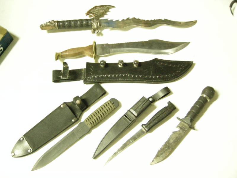 lot 74 image: Hunting and Fantasy Knives