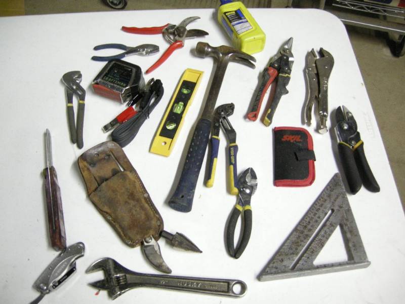 lot 72 image: Misc Handtools
