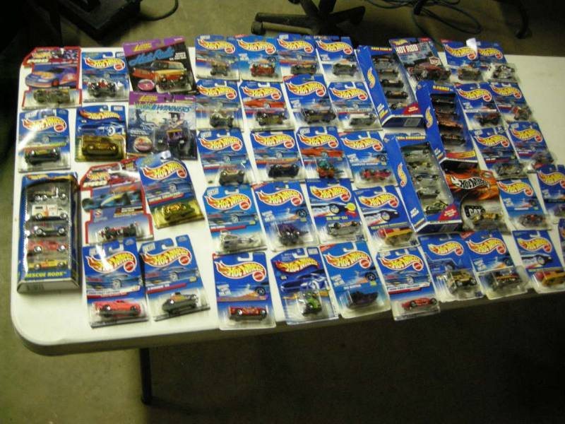 lot 78 image: Hotwheels Large Lot