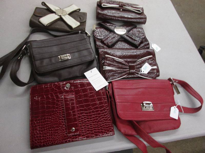 lot 17 image: Lot of 7 New PursesHandbags...