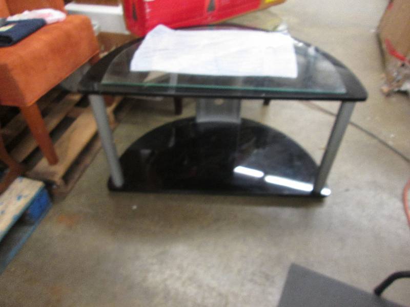 lot 22 image: TV Stand...
