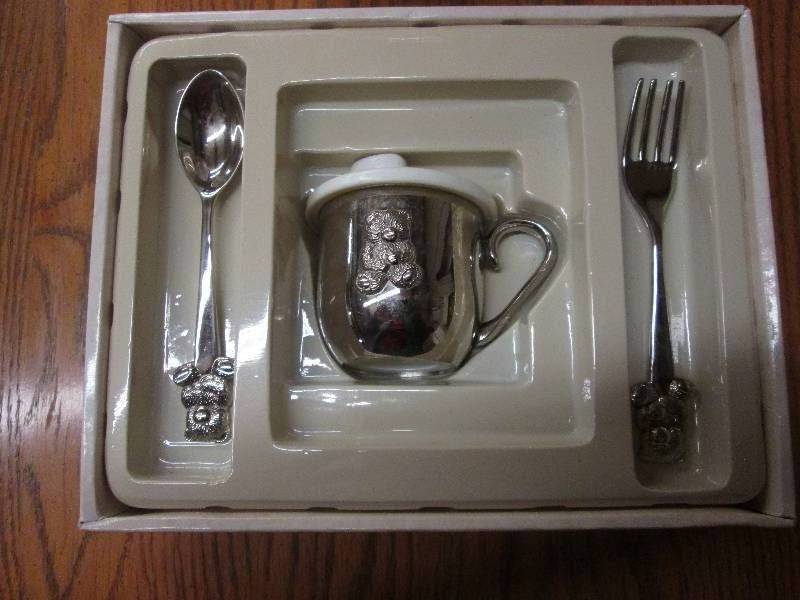 lot 53 image: Vintage Baby Set...