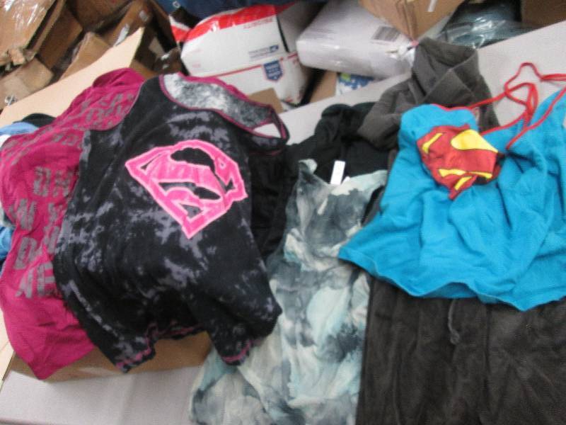 lot 70 image: Box of Assorted Teen Clothes...