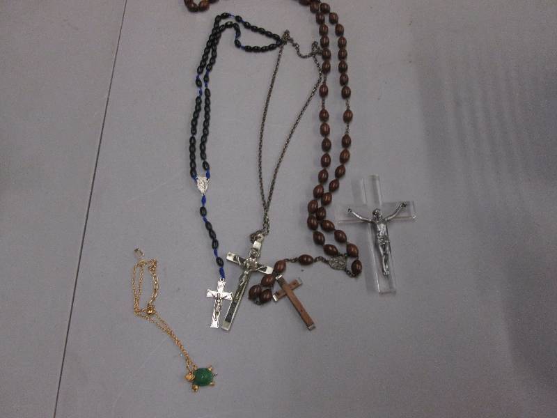 lot 85 image: 4 Religious Items 2 Rosaries, Neck...