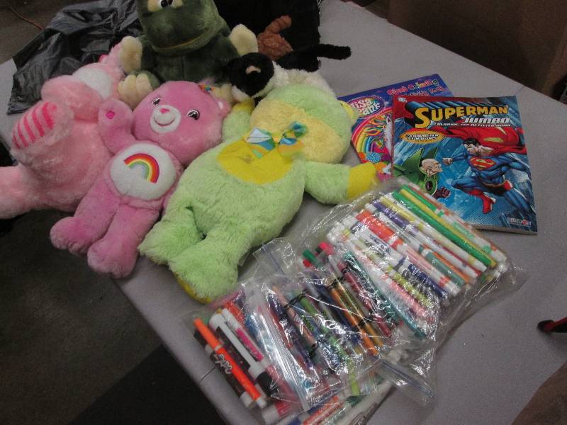 lot 98 image: Large lot of Color markers, 6 Plush...