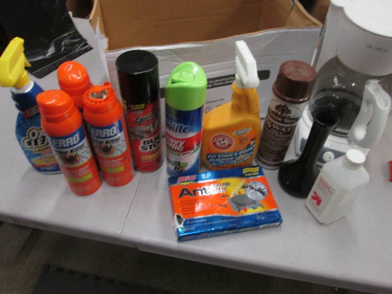 lot 106 image: Cleaning Products, Insect Control, ...