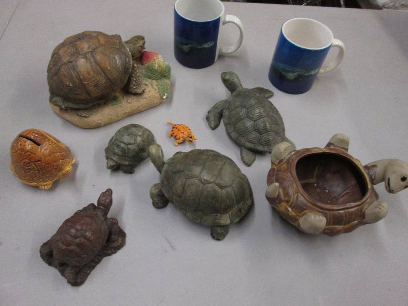 lot 132 image: Lot of 8 Collectible Turtle Dcor ...