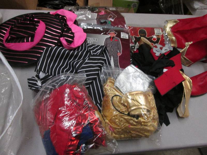 lot 135 image: Lot of 5 Costumes Gangster Guy & G...