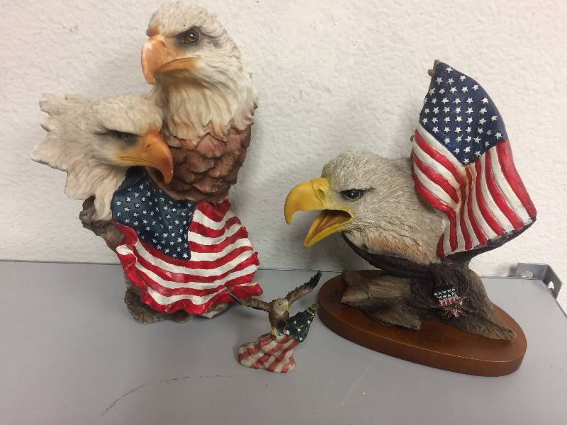 lot 2 image: USA Eagles Statues